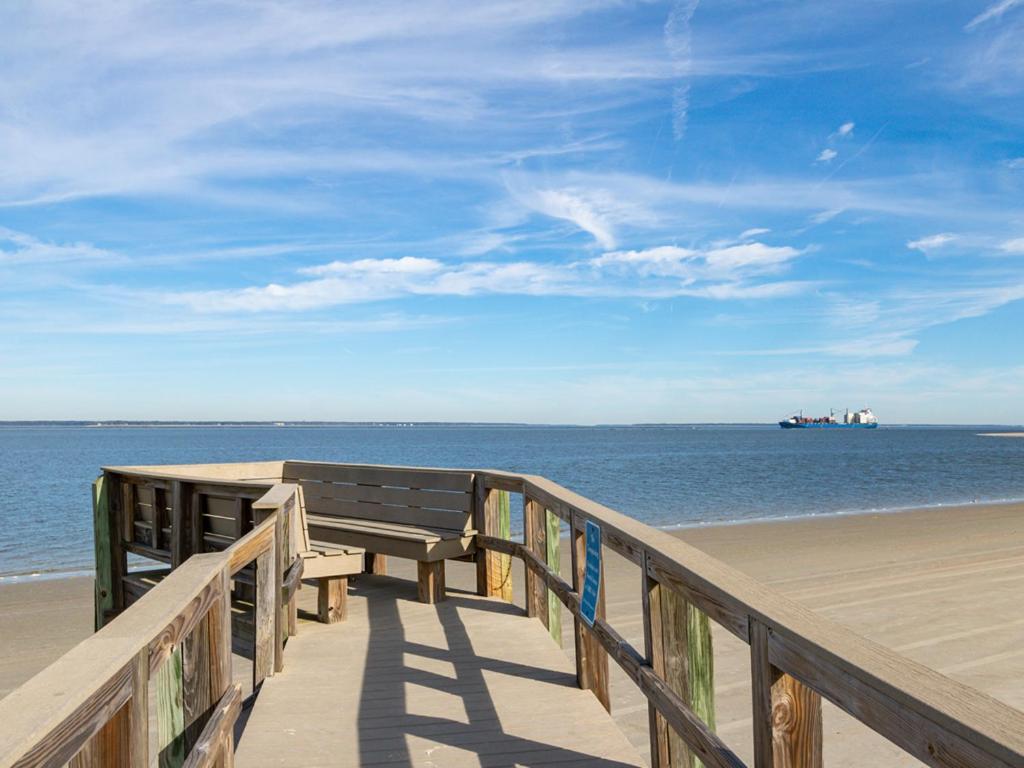 Апартаменти Beach Racquet A127 Tybee Island Екстер'єр фото